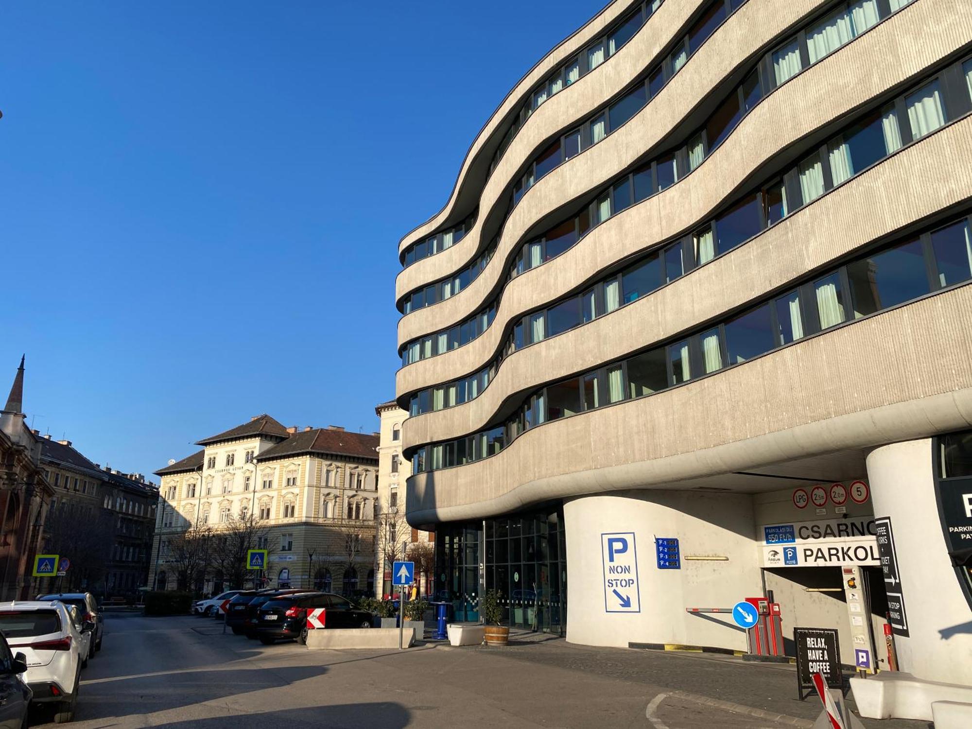 Urban Haven - 3 Beds, 3 Baths, Free Parking, Near Central Market Budapeszt Zewnętrze zdjęcie
