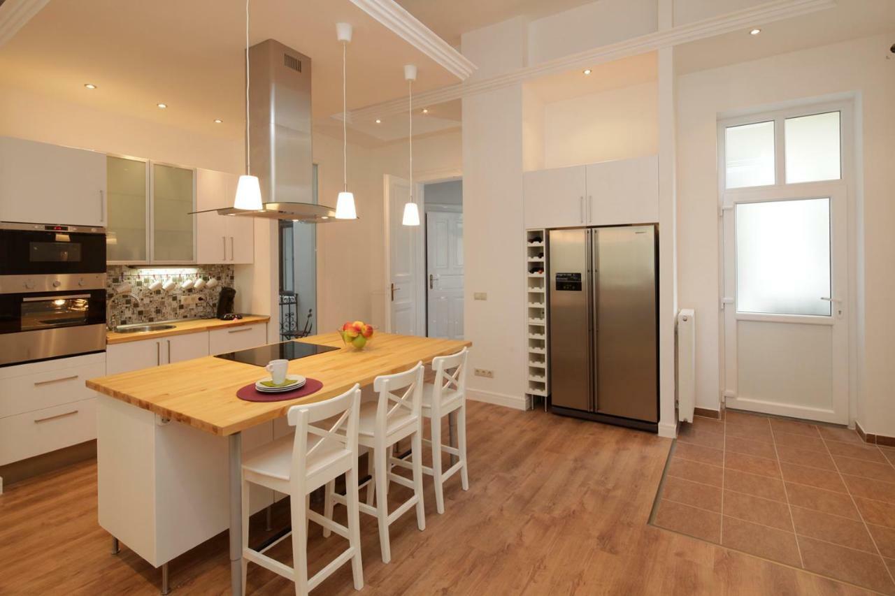 Urban Haven - 3 Beds, 3 Baths, Free Parking, Near Central Market Budapeszt Zewnętrze zdjęcie