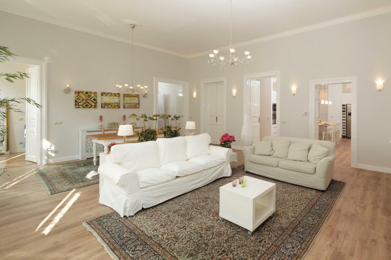 Urban Haven - 3 Beds, 3 Baths, Free Parking, Near Central Market Budapeszt Zewnętrze zdjęcie