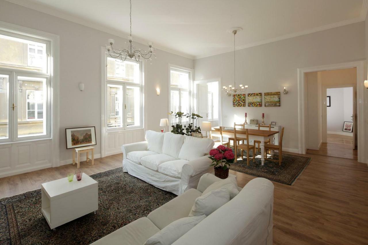 Urban Haven - 3 Beds, 3 Baths, Free Parking, Near Central Market Budapeszt Zewnętrze zdjęcie