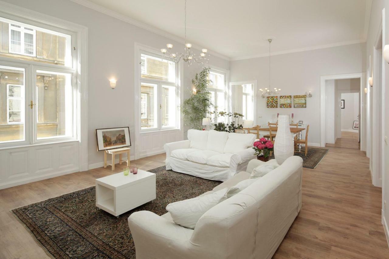 Urban Haven - 3 Beds, 3 Baths, Free Parking, Near Central Market Budapeszt Zewnętrze zdjęcie